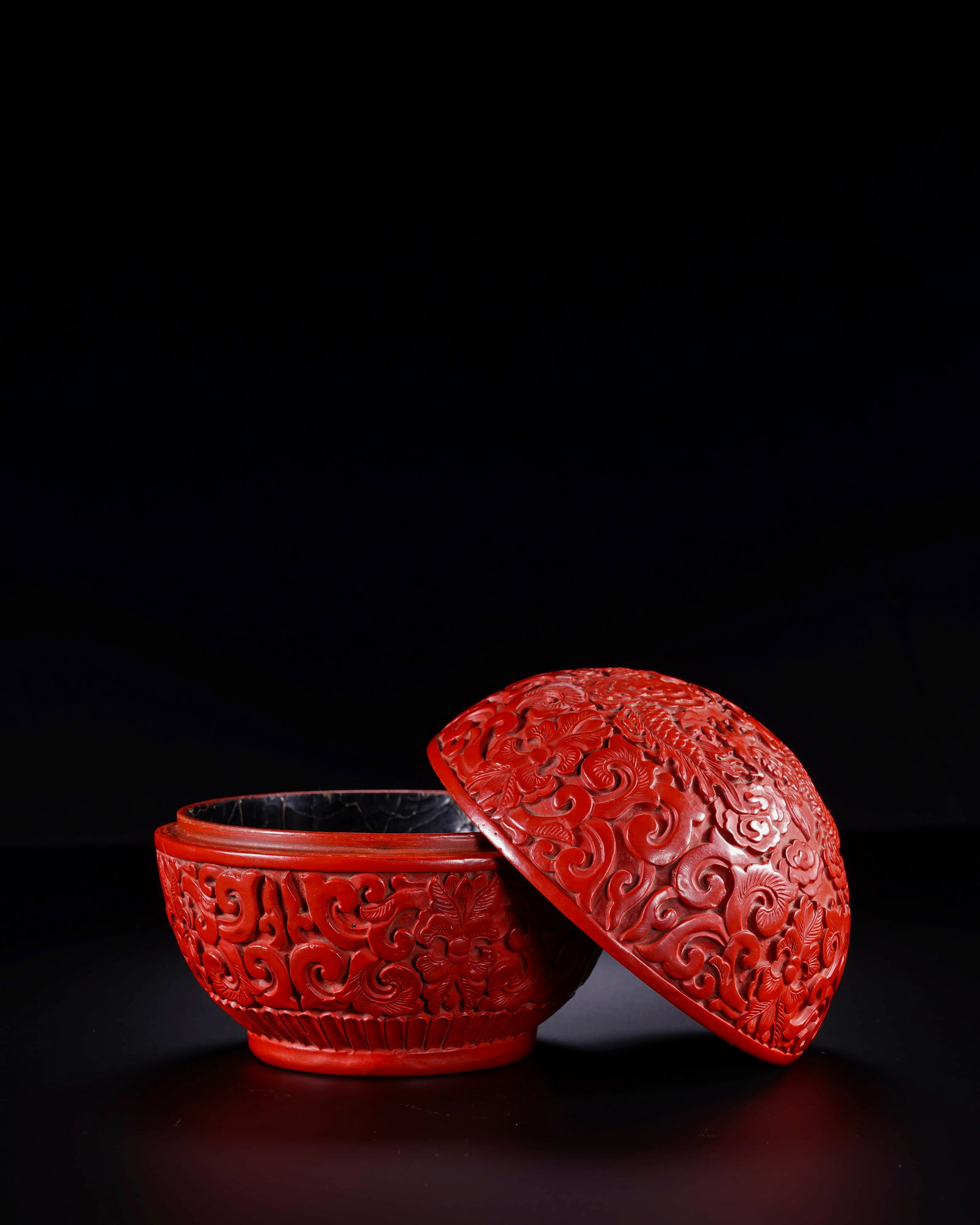 Clear red dragon pattern box - 2