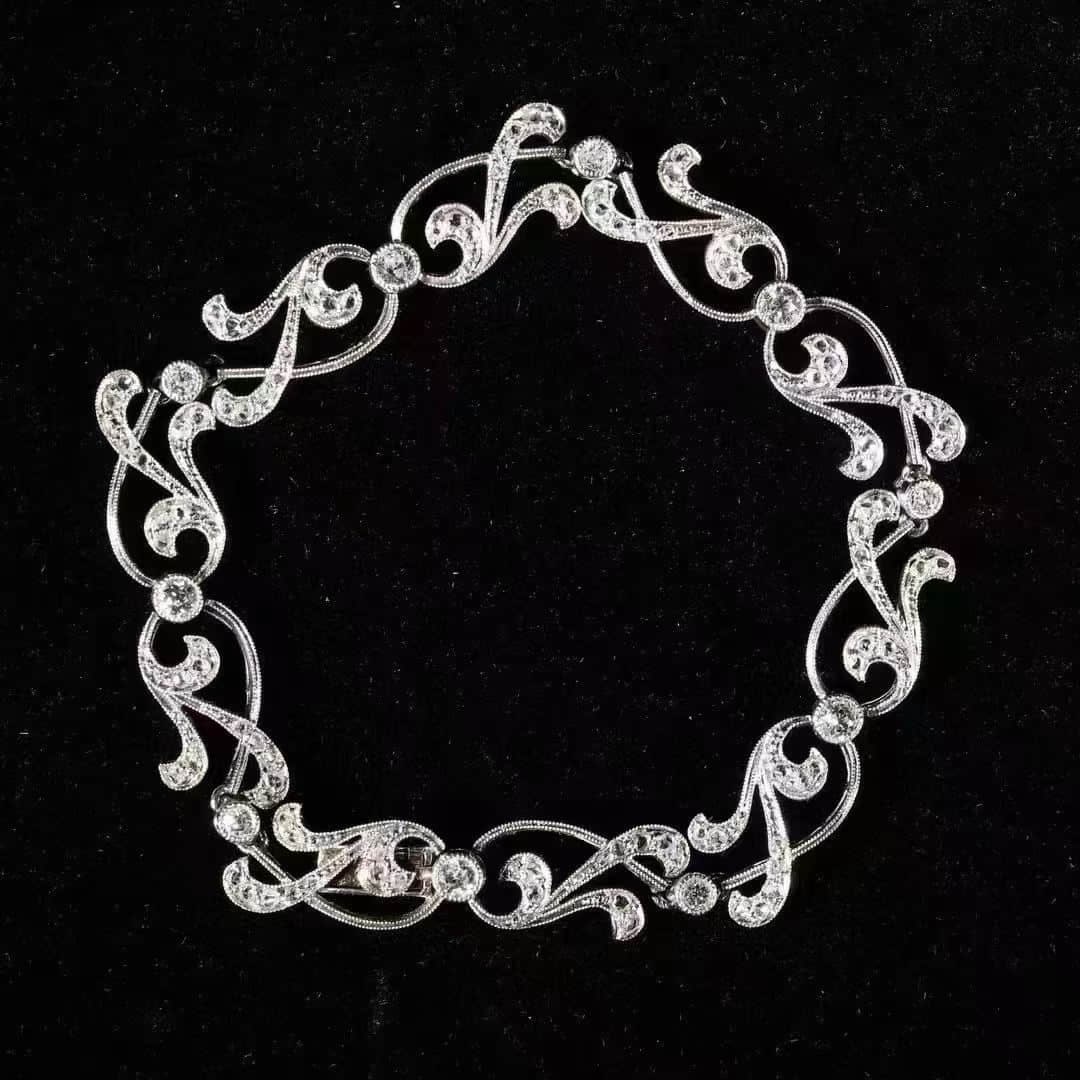 Edwardian period (1901-1910) France customized platinum diamond bracelet: Edwardian period (1901-1910)French custom-made platinum diamond bracelet is made of platinum by hand as a whole. It adopts the ethereal and elegant ball edge technology typical of Edwardian period, an