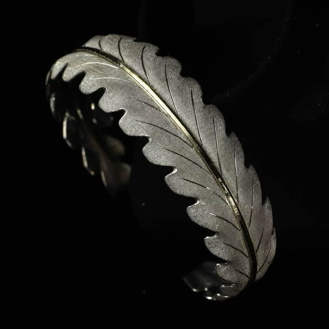 Authentic Buqilati antique gold and silver mixed carving leaf bracelet, Federico Buccellati works. (1 of 9)