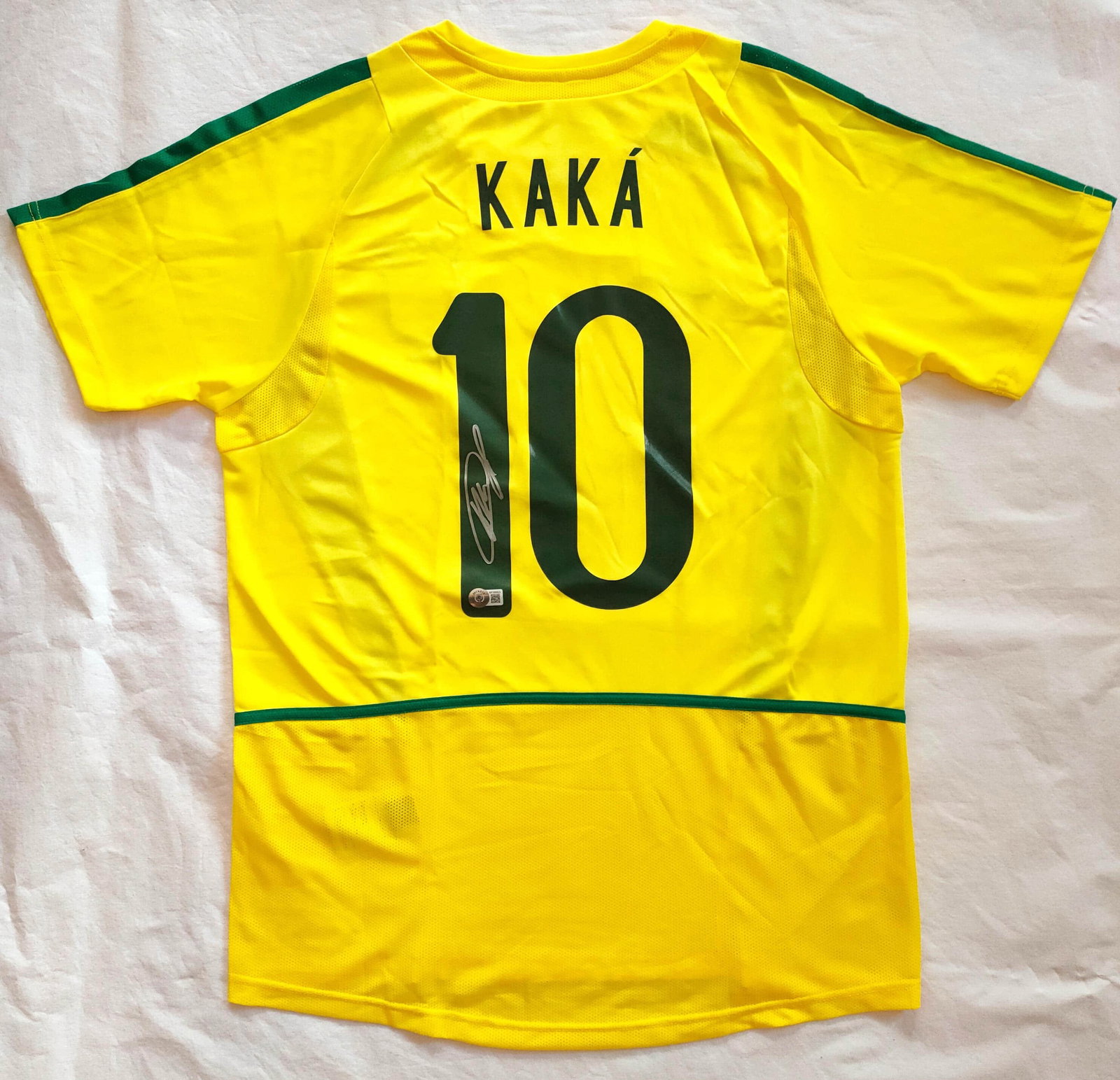 "Son of God in Football" Kaka the Brazilian national team jersey -Beckett(BAS) identification: Kaka, the son of God in football, the Brazilian national team jersey. The jersey is. by Kaka, and the appearance is good. See the picture for details. Beckett(BAS), one of the three authoritative . au