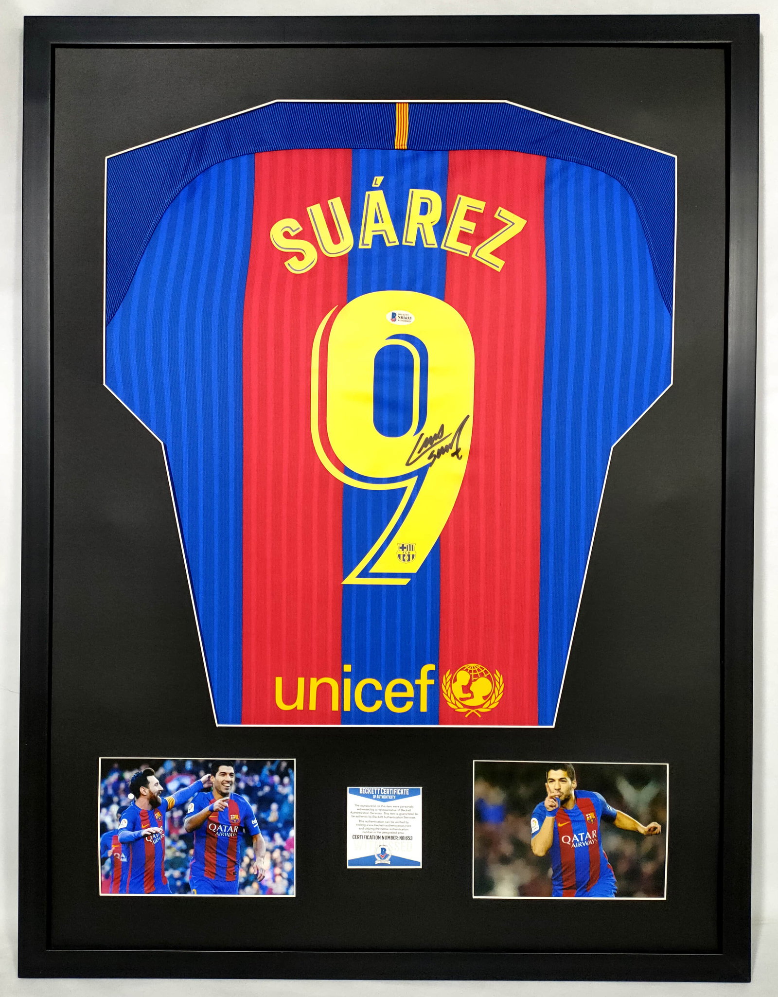 "Su Ya" Suarez. Nike Barcelona 2016-17 season home jersey -Beckett(BAS) witnessed and identified on (1 of 4)