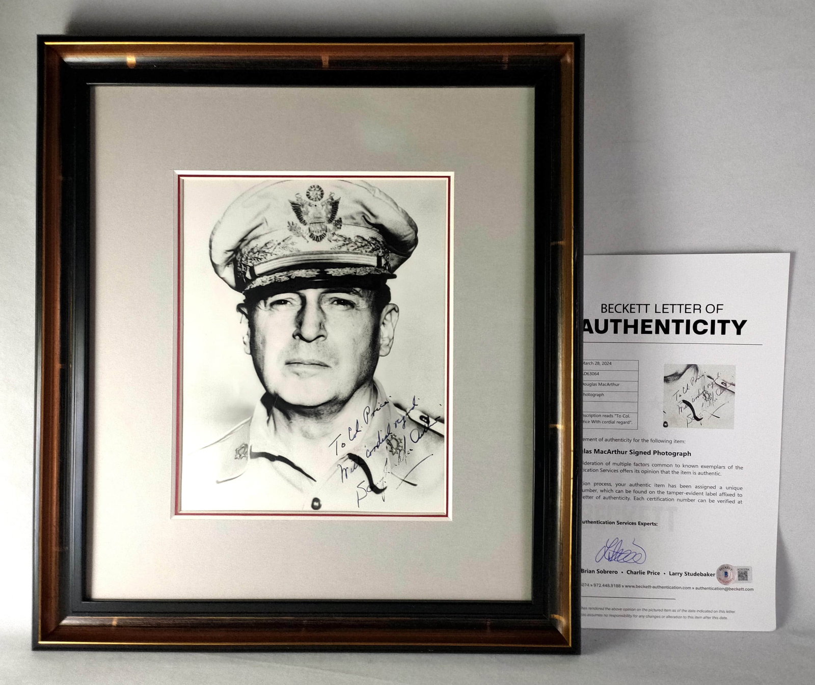 "Veterans never die, five-star generals in World War II" MacArthur's . portrait photo -Beckett(BAS) (1 of 5)