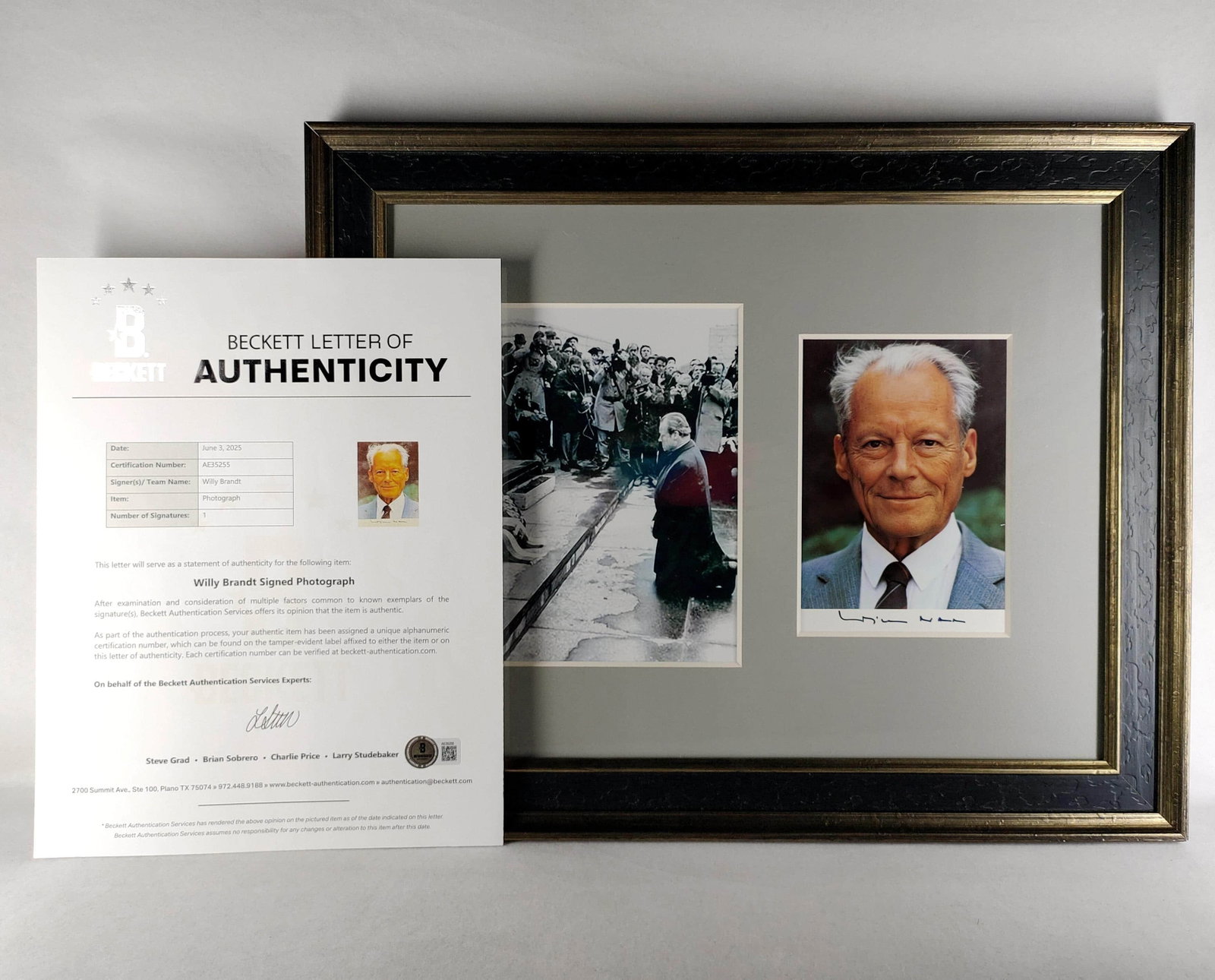 "Kneeling in Warsaw, Eternal Moment" . Portrait of West German Chancellor Willy Brandt (1 of 5)