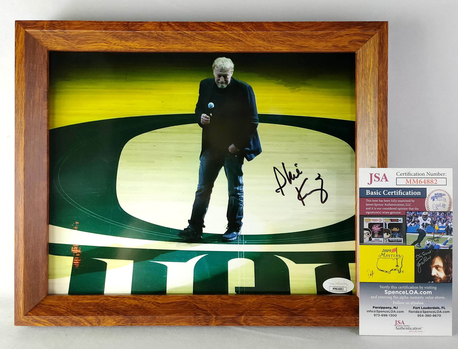 Phil knight's . photo of "Founder of Nike Nike Brand" -JSA identification: "The. photo of phil knight, the founder of Nike brand (the photo is about 10 inches, with a frame attached). Phil knight, the founder of the Nike brand, has his own hand in front of the collection.
