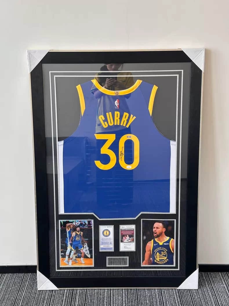 Curry the jersey warrior's 75th anniversary and won the gold medal in 22 years.: Curry the jersey warrior's 75th anniversary and won the gold medal in 22 years.Usasm JSA double certification can be found in official website.