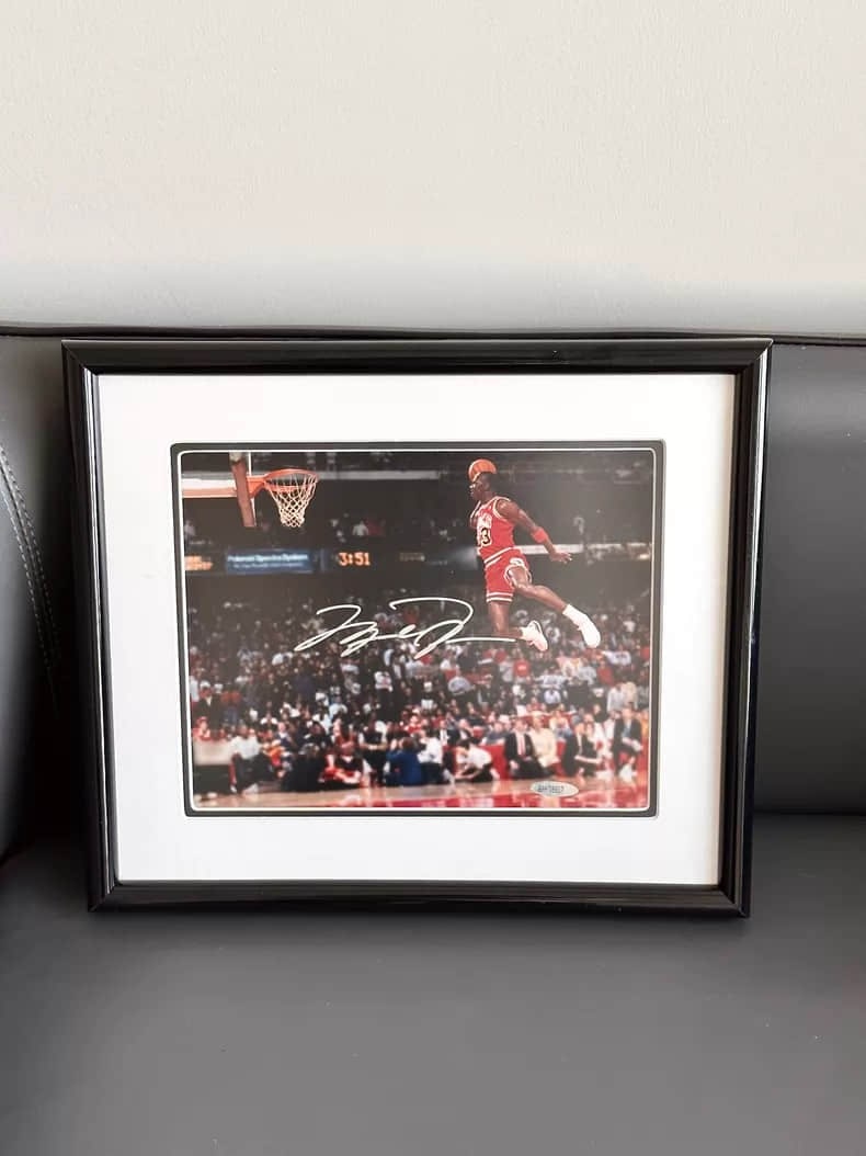 Jordan's. photo of UDA in the 1988 Dunk Contest was originally mounted. (1 of 1)