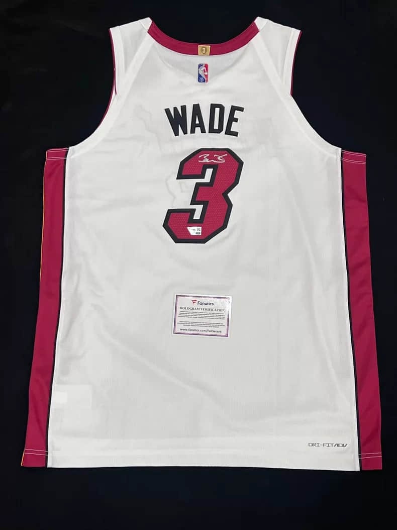 Wade personally the jersey Heat No.3 white and red color matching.: Wade personally the jersey Heat No.3 white and red color matching.Nike officially produced the 75th anniversary model.Fanatics certification with tag mounting upgradeClear ., undamaged carrier
