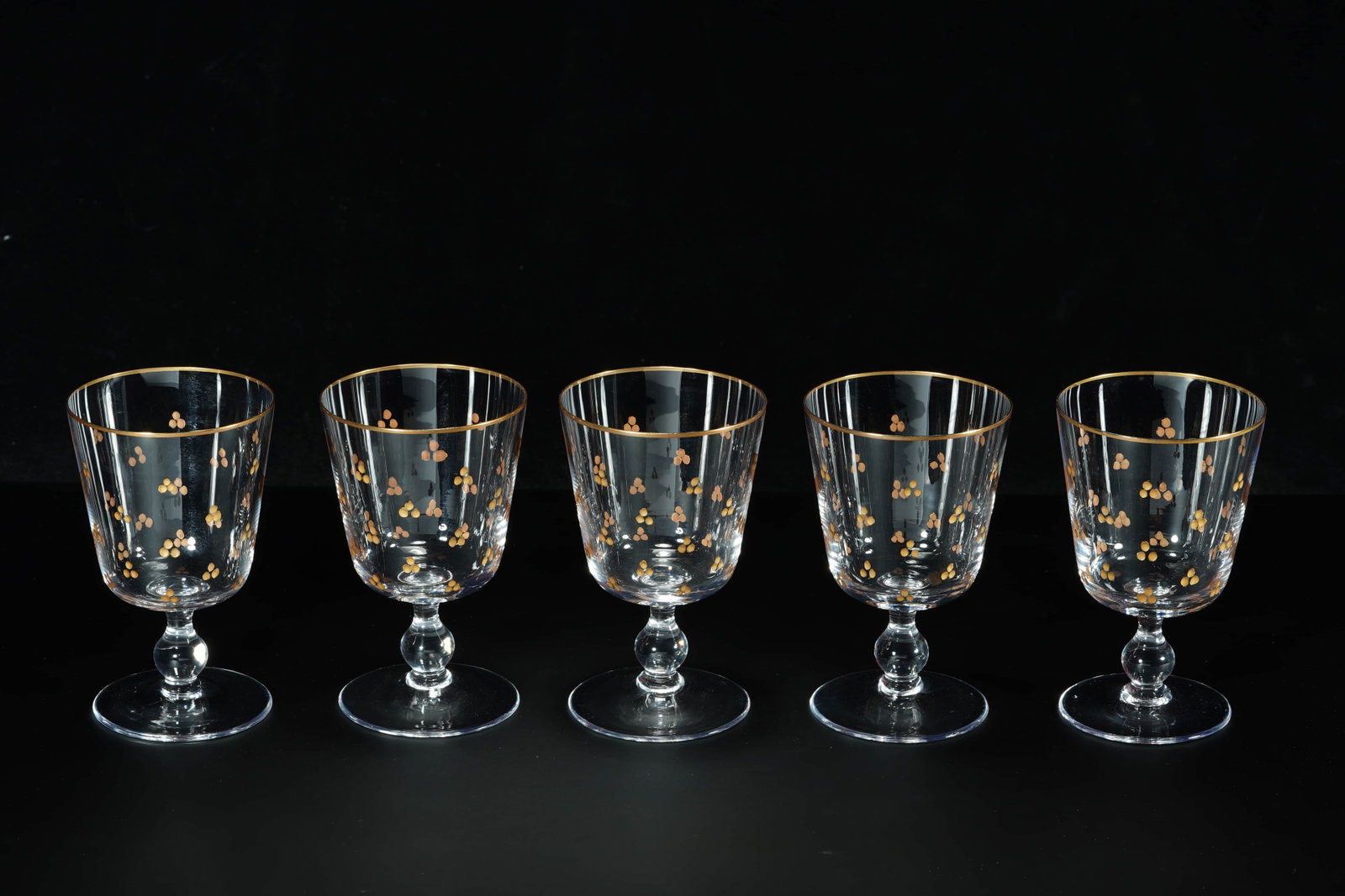 These five neo-classical crystal gold goblets decorated with plum blossom cups and white wine (1 of 20)