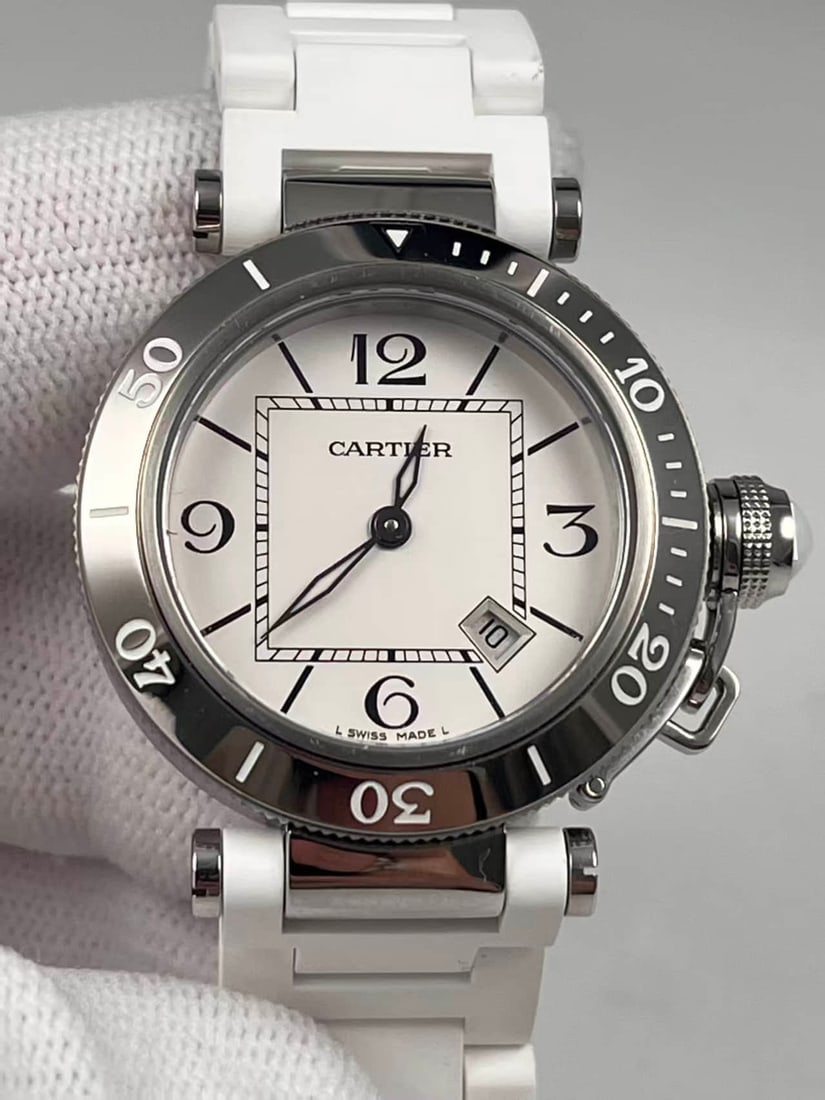 Cartier Pasha Series W3140002 ladies' wristwatch: Cartier Pasha series W3140002 ladies' watch 33mm fine steel case not officially used 9.99 new white rubber strap sapphire crystal glass mirror Shi Ying movement with date display function shows elegan