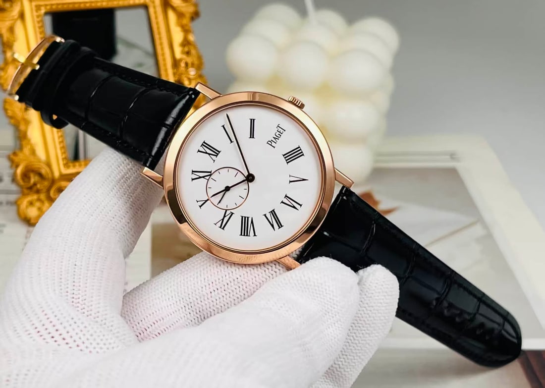 Earl. ALTIPLANO series G0A32534, 18K rose gold watch. (1 of 3)