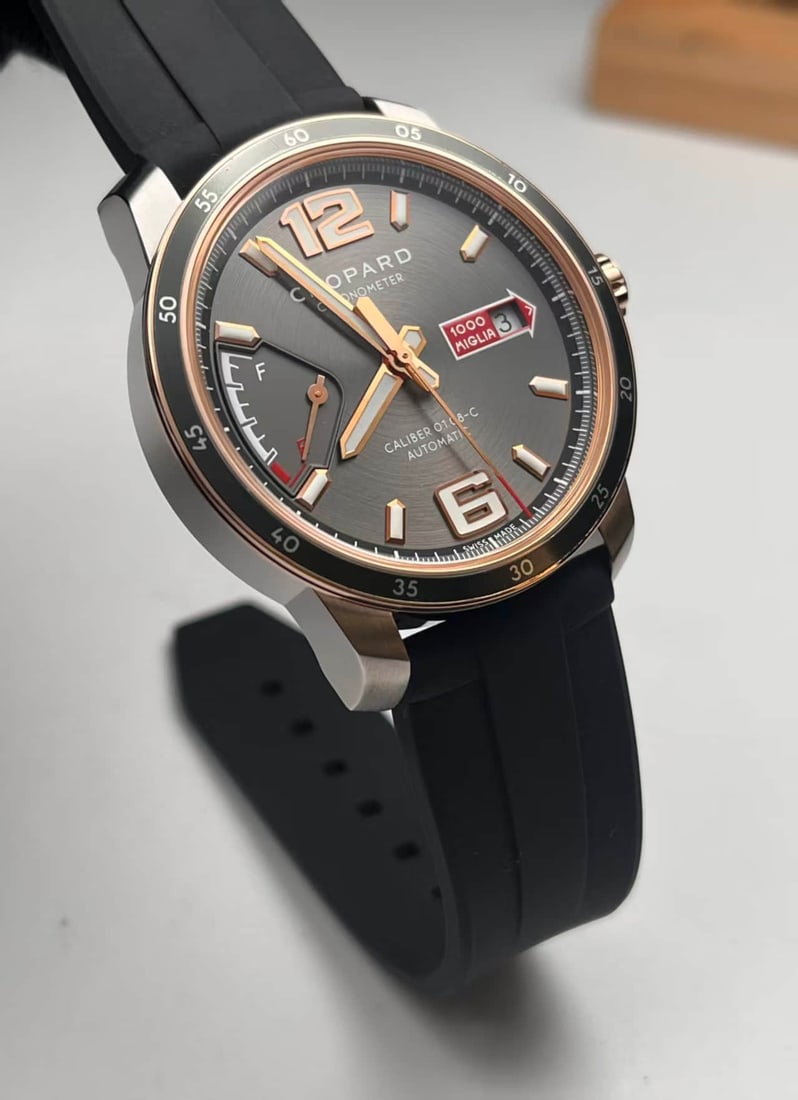 Chopin. Classic Racing Car 168566-6001 Automatic Machinery: Chopin. Classic racing car 168566-6001 Automatic mechanical back-penetrating movement Original leather strap Perfect color ND: 43mm 19-year full bezel material: 18K rose gold date display power reserv