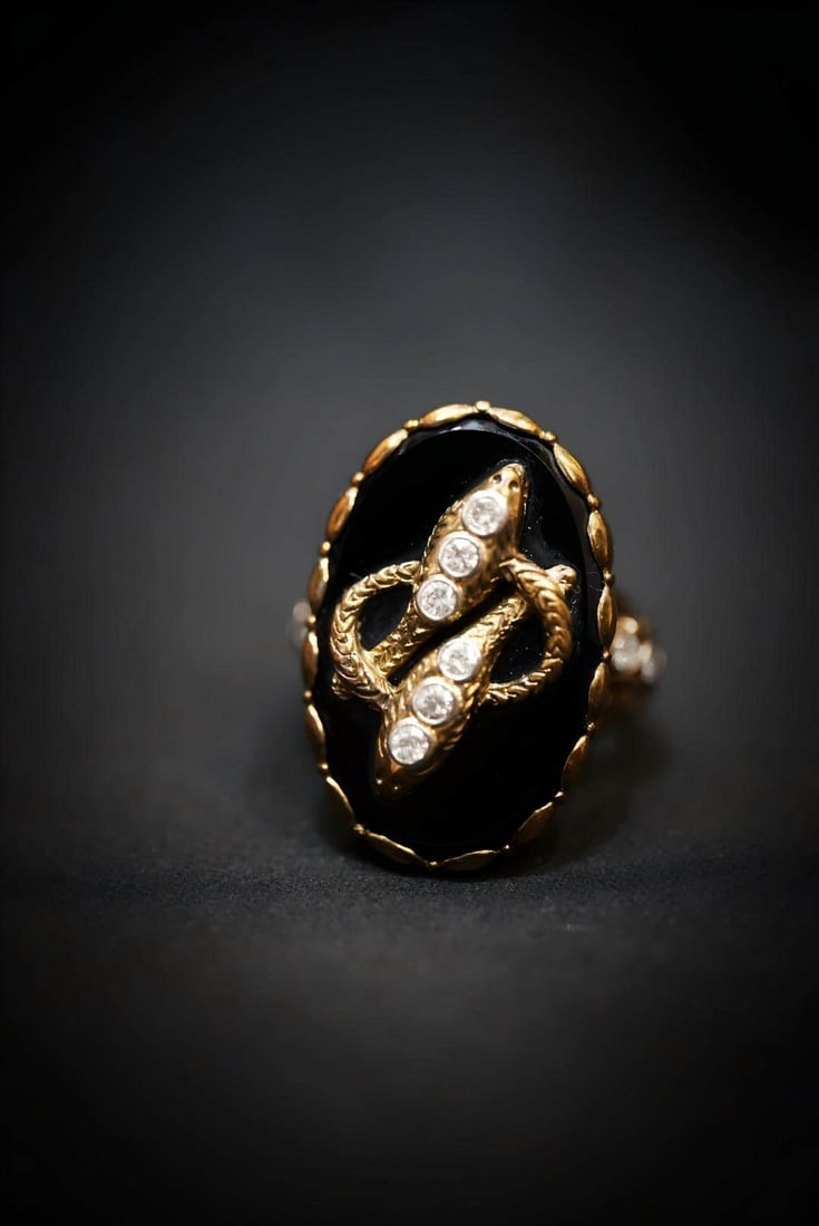 Black agate gold diamond snake ring: Wt:1.6g