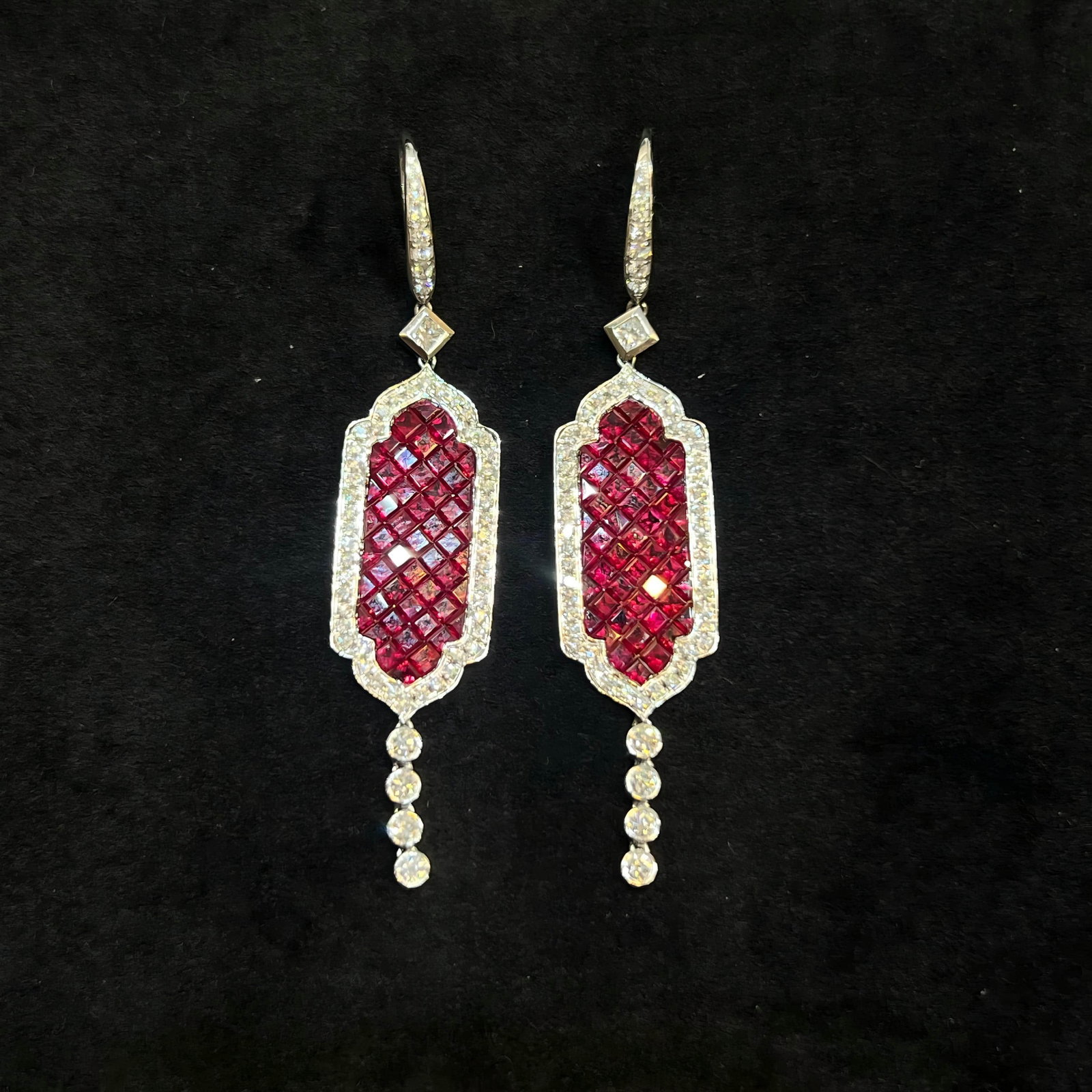 Ruby diamond earrings: "Mozambique has ruby burning 4.64ct and diamond burning 0.7ct.18K gold with Chinese certificate "Wt:6.7g
