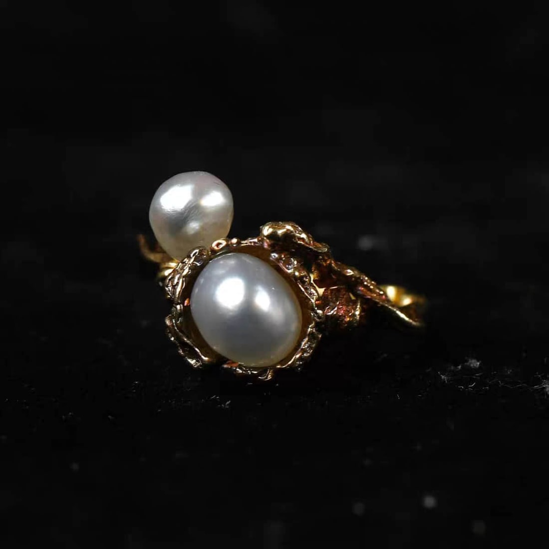 Art Nouveau Antique Gold Pearl Ring in Art Nouveau Period European Antique Jewelry Ring: Antique gold pearl ringArt Nouveau in the New Art Period (1880-1920), weighing 6.1 gramsThe whole 16k gold is handmade, with smooth lines and artistic sense.