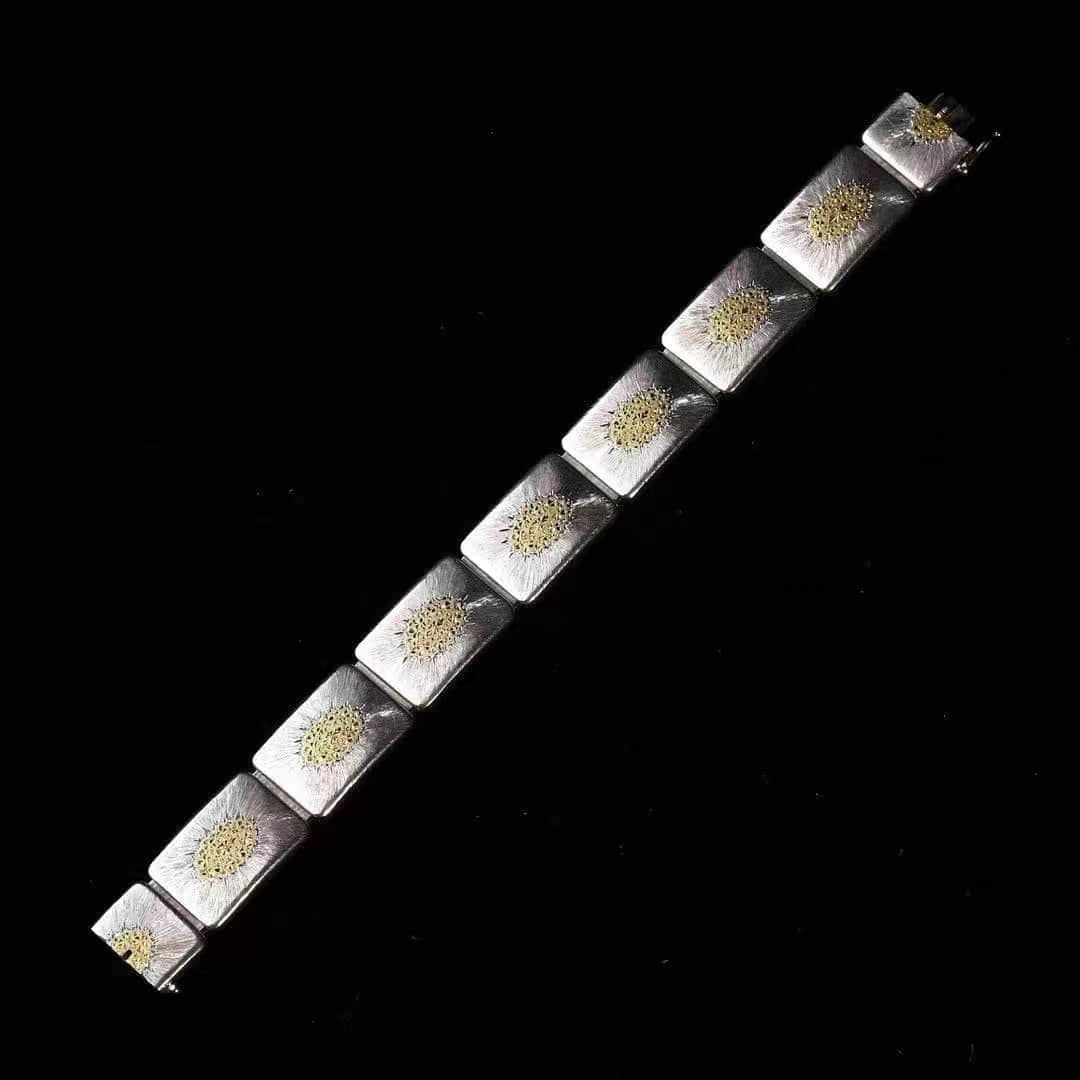 Authentic Buqilati antique woven gold, 18k gold and silver mixed carving bracelet, Mario Buqilati.: Authentic Buqilati antique woven gold, gold and silver mixed carving bracelet, this bracelet is the work of Mario Buqilati, the first generation founder of Buqilati. The whole silver and 18K gold are 