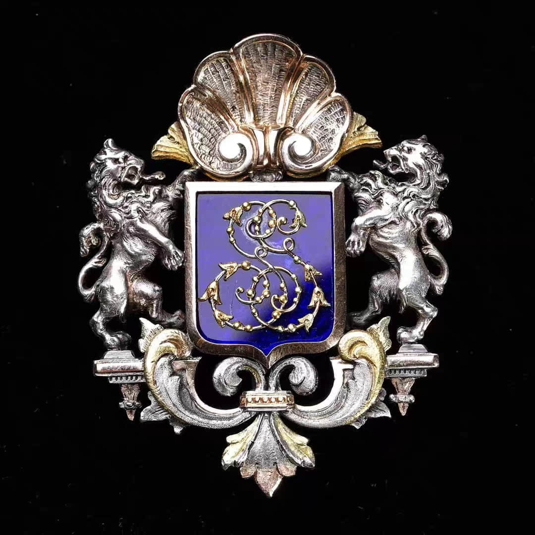 ART NOUVEAU French Master Carved Gold Enamel Pendant in New Art Period 18K Gold, Platinum and Silver: During the New Art Period (1880-1920), the French master carved gold enamel pendant was shaped with the letters SS mixed with platinum and gold in the center, with cobalt blue high-temperature mineral