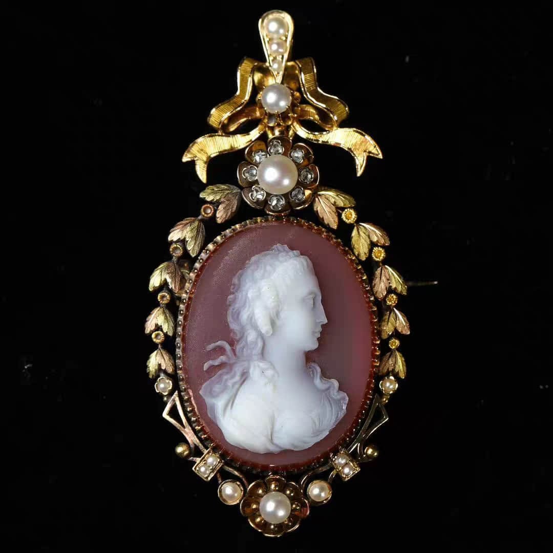 Charles Louis Charles Louis lun on Bonaparte French aristocrats customized Madame de Pompadour cameo: Charles Louis lun on Bonaparte (1852-1870)French aristocrats customized Madame de Pompadour cameo gold brooch pendant.The overall 18K gold is hand-made, the main stone is inlaid with colorful agate an