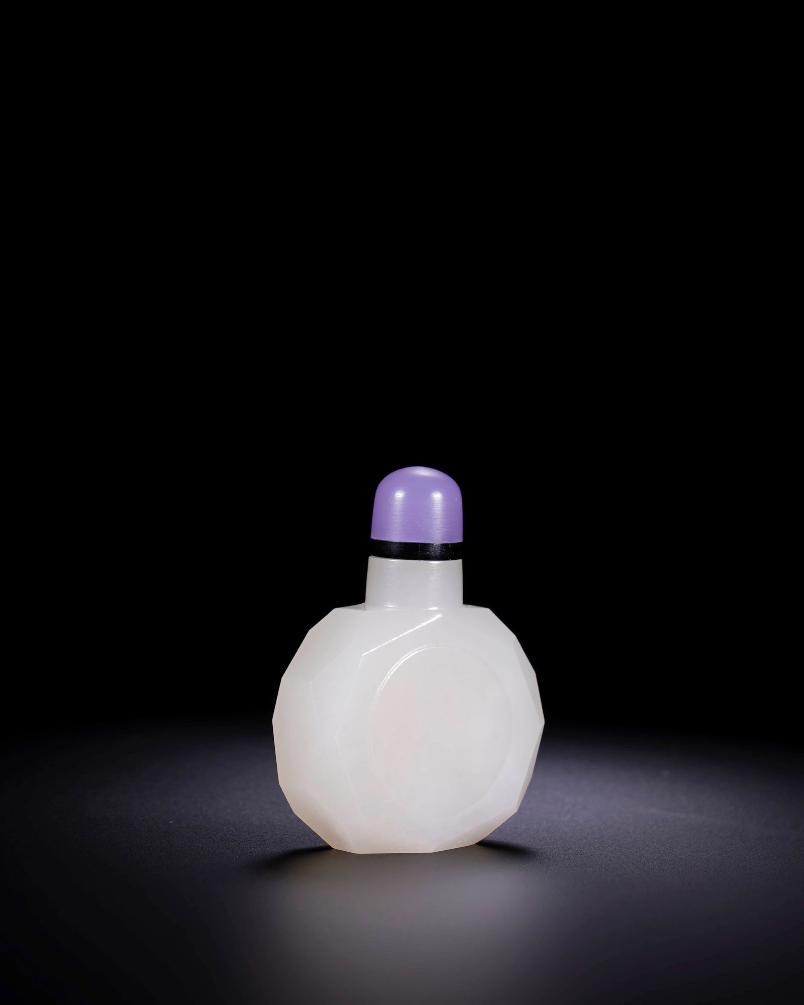 Qing hetian jade octagonal snuff bottle - 2