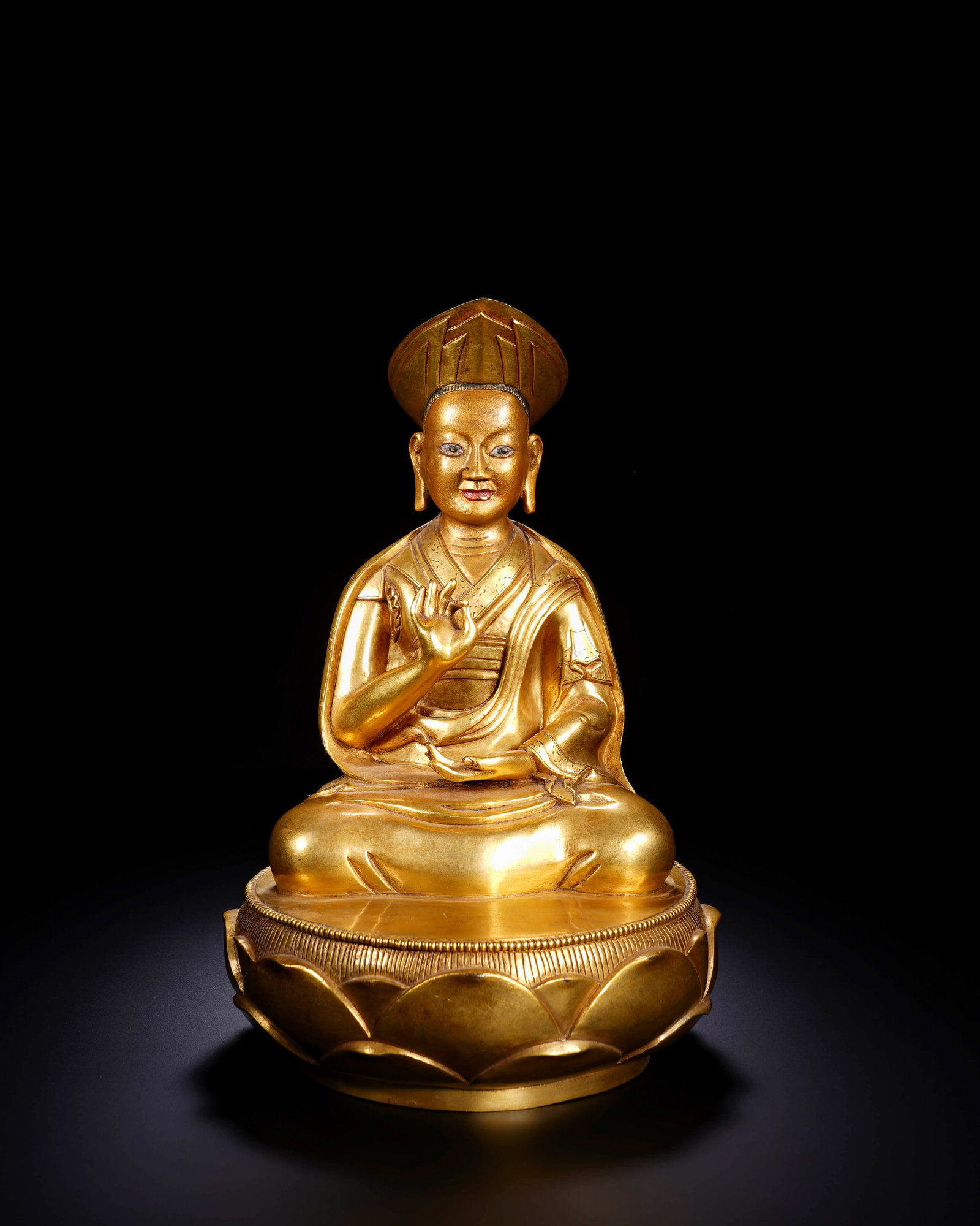 Clear bronze and gilt the statue of guru.: L:15.6cm H:23.8cm