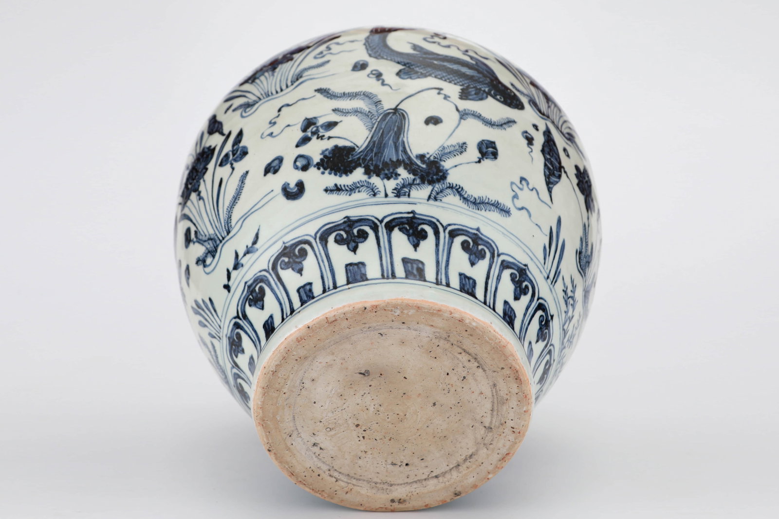 Blue-and-white fish algae-patterned jar - 7