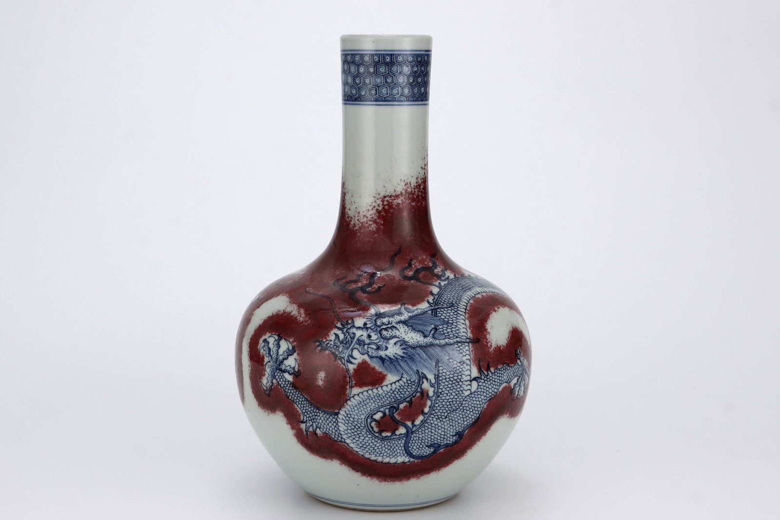 Blue-and-white glazed red-cloud dragon-patterned celestial bottle - 2
