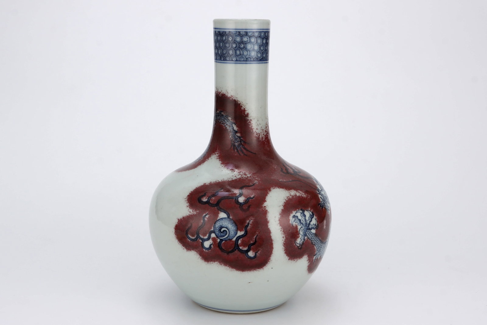 Blue-and-white glazed red-cloud dragon-patterned celestial bottle - 3
