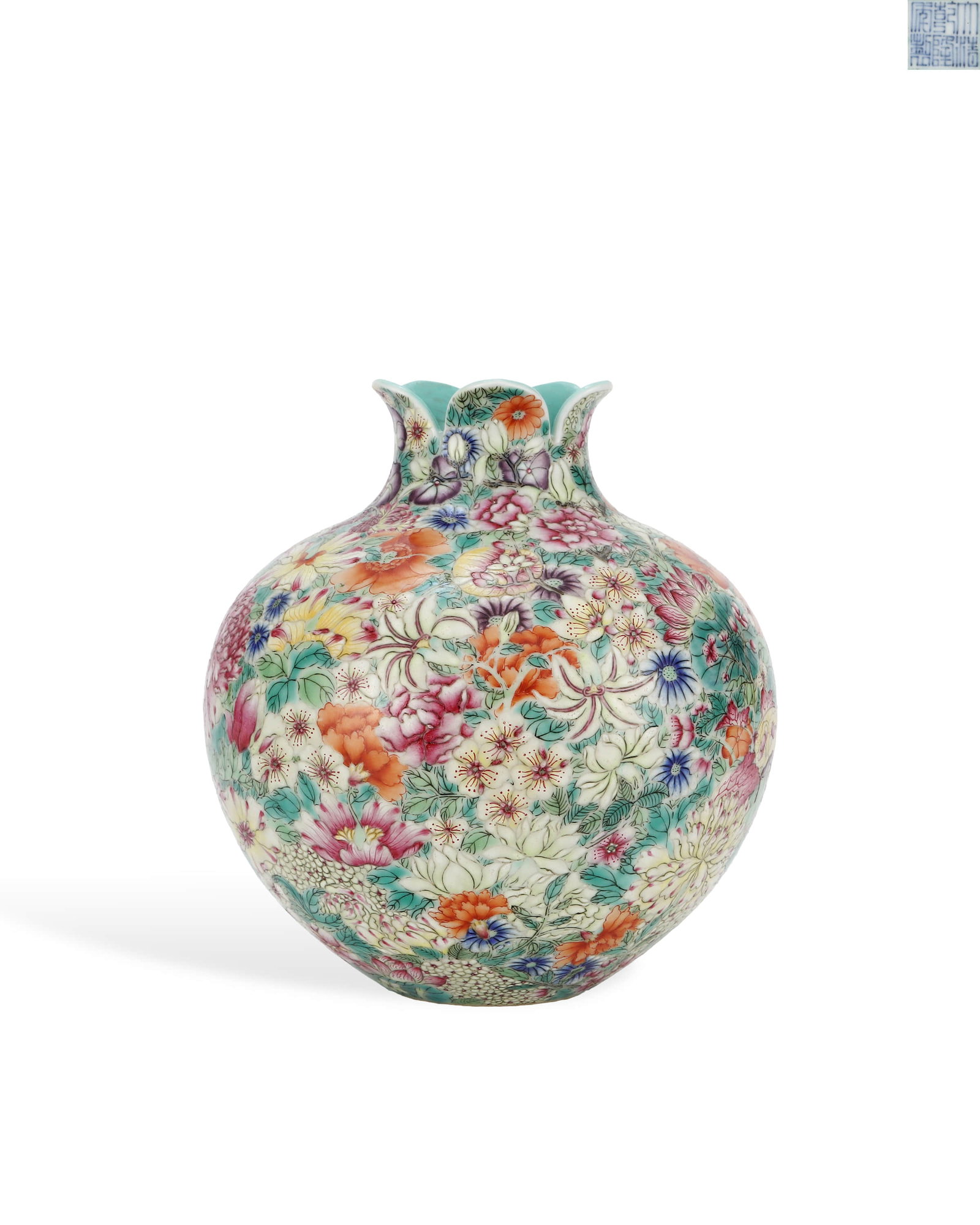 Qingganlong pastel flowers never fall to the ground in Shi Liuzun: H:16.5cm L:15.5cm
