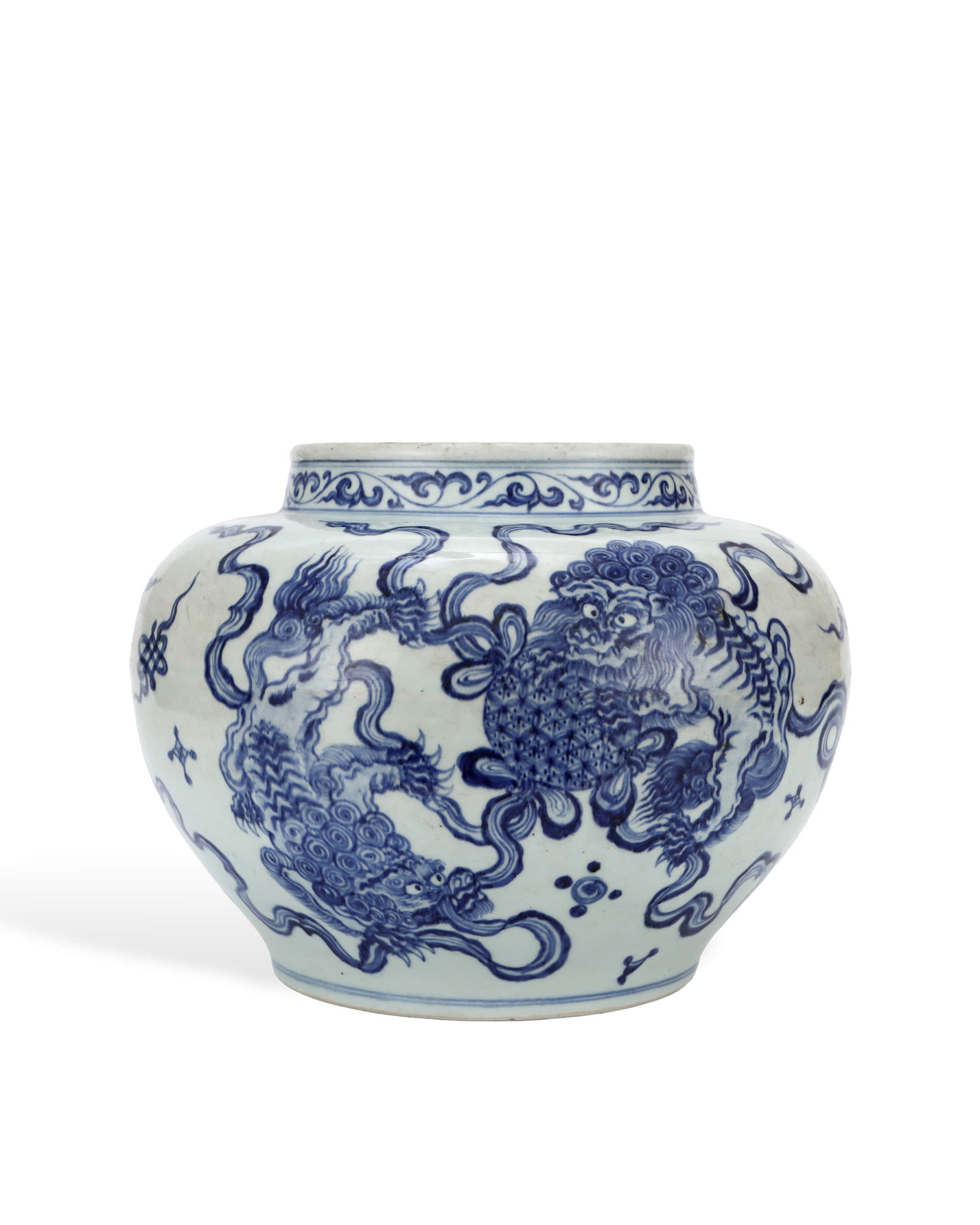 In the early Ming Dynasty, blue-and-white double lions played ball jar.: H:23.5cm L:30.5cm