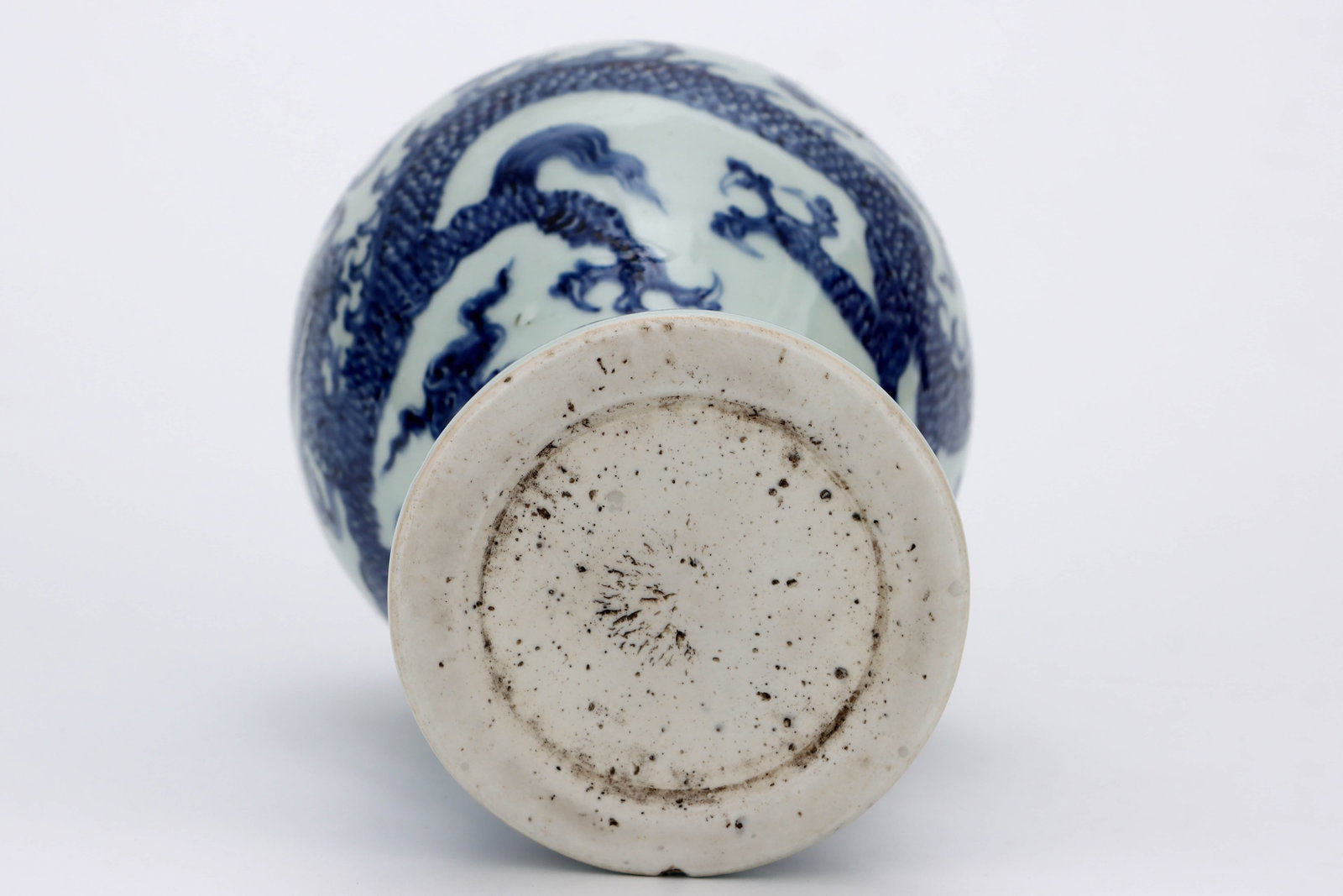 Ming blue-and-white plum vase with cloud dragon pattern - 6