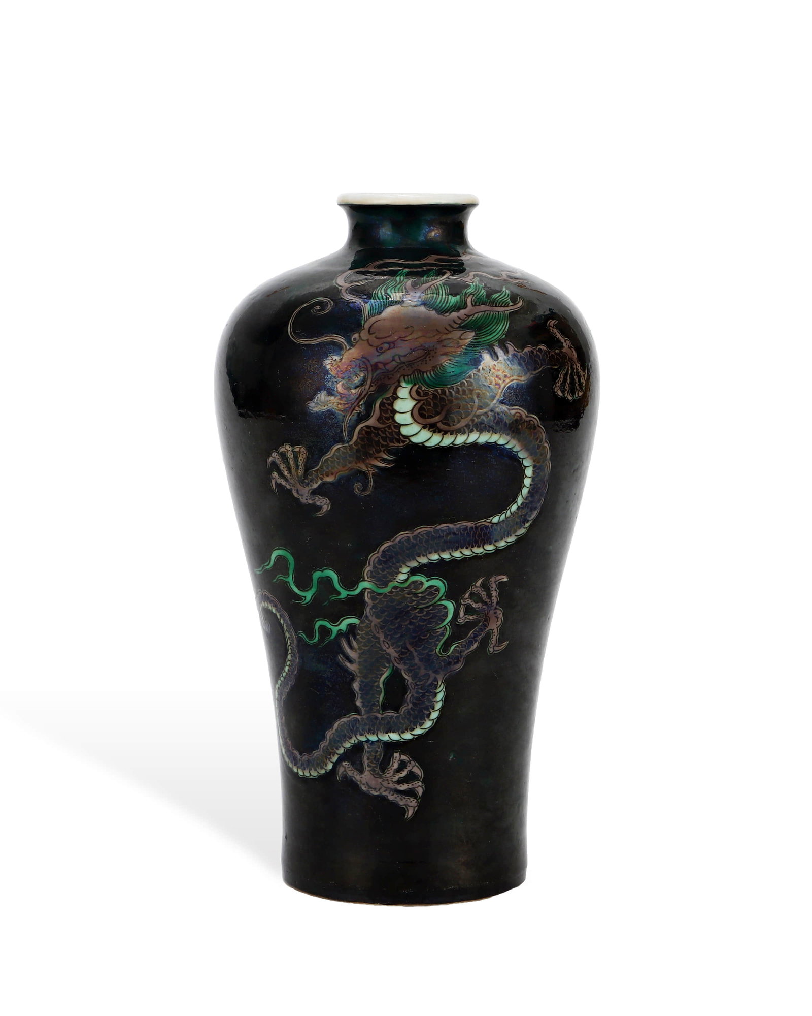 Qing mo di Wu Cai yun long Wen plum bottle: H:19.5cm L:11cm