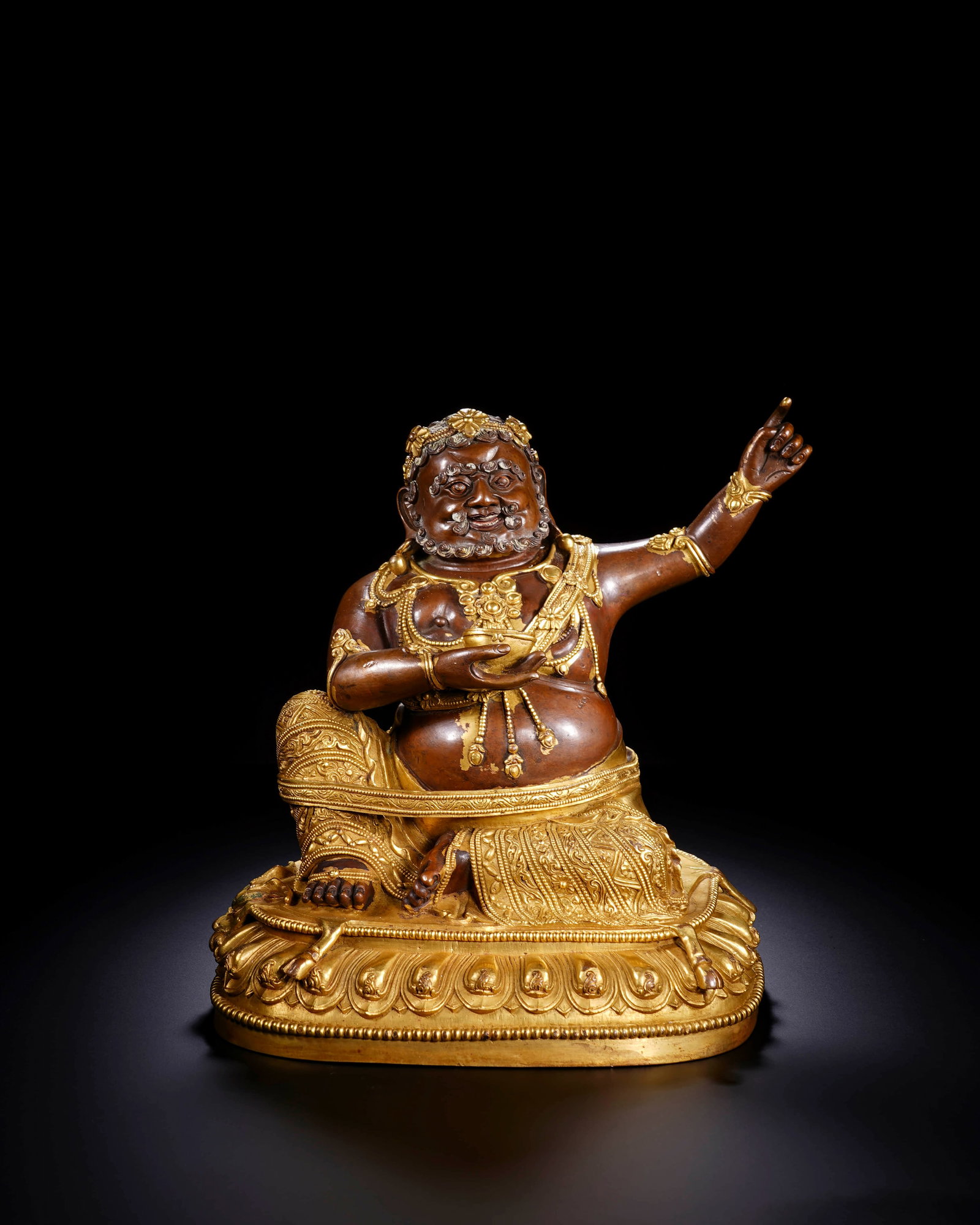 Piwaba, a great bronze and gold medalist in Yongle of Ming Dynasty.: L:22cm H:21.8cm