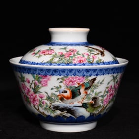 An Exquisite Blue and White Famille-Rose Flower and Bird Pattern Cover Bowl,With Poem