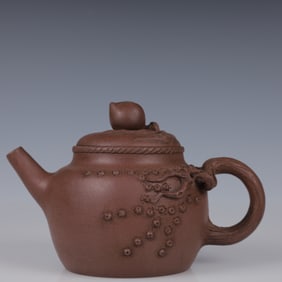 An Exquisite Purple Sands Flower and Fruit Pattern Teapot