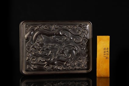 An Exquisite Tianhuang Stone Landscape and Figure Pattern Seal