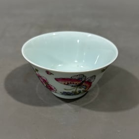 An Exquisite Famille-Rose Flower and Butterfly Pattern Cup
