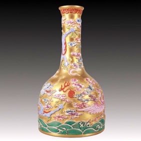 An Exquisite Enamel Gold Ground Dragon and Phoenix Pattern Vase