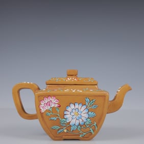 An Exquisite Purple Sands Flower and Bird Pattern Teapot