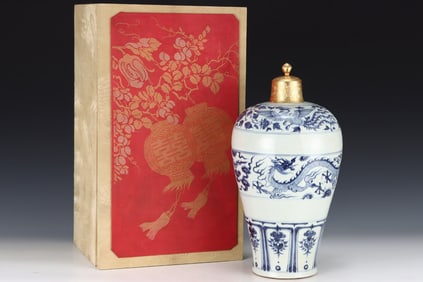 A Huge Blue and White Auspicious Cloud,Dragon and Phoenix Pattern Vase,With Gilt Cover