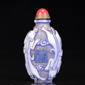An Exquisite Glass Auspicious Beast Pattern Snuff Bottle