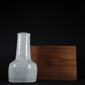 An Exquisite Guan yao White Glazed Vase