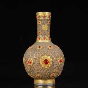 An Exquisite Gilt Silver Lotus Pattern Vase,Inlaid Gems