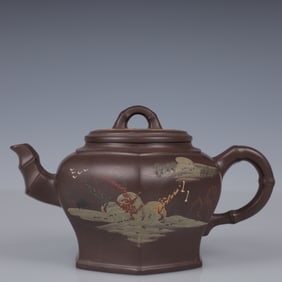 An Exquisite Purple Sands Flower and Bird Pattern Teapot