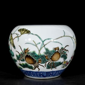 An Exquisite Blue and White Famille-Rose Lotus and Crab Pattern Brush Washer