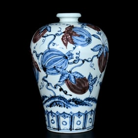 An Exquisite Blue and White Underglaze-Red Pumpkin Pattern Vase
