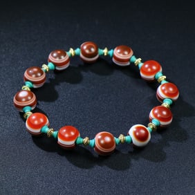 An Exquisite Agate Bracelets