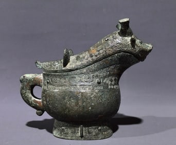 An Archaic Bronze Chi-Dragon Pattern Beast-Shaped Cup
