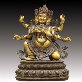 A Solemn Gilt Bronze Statue of Vajra