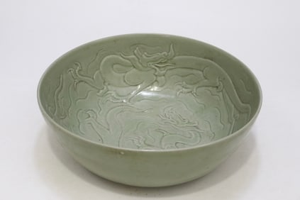 An Exquisite Yue yao Celadon Dragon Pattern Bowl
