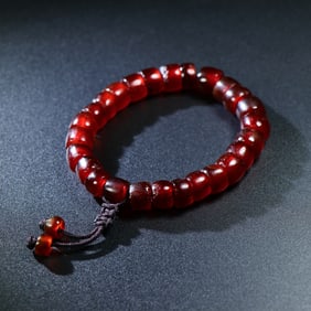 An Exquisite Agate Bracelets