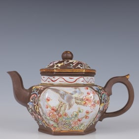 An Exquisite Purple Sands Flower and Bird Pattern Teapot